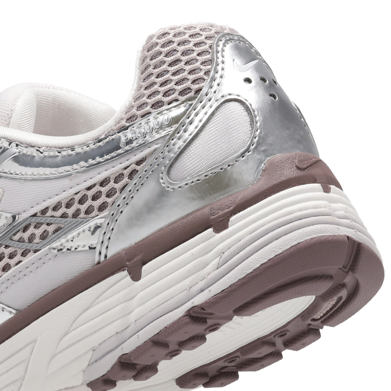 Nike P-6000 Image 7 sur 7. Appuyez pour ouvrir la galerie de photos.