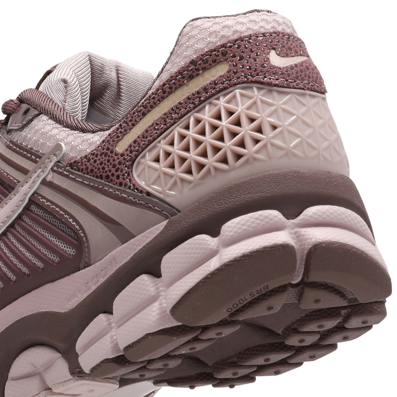 Nike Zoom Vomero 5 Image 7 of 7. Tap to open photo gallery.