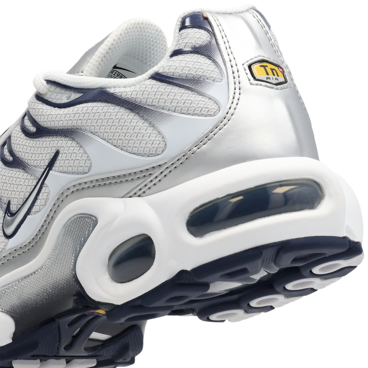 Nike Air Max Tuned 1 Image 7 sur 8. Appuyez pour ouvrir la galerie de photos.
