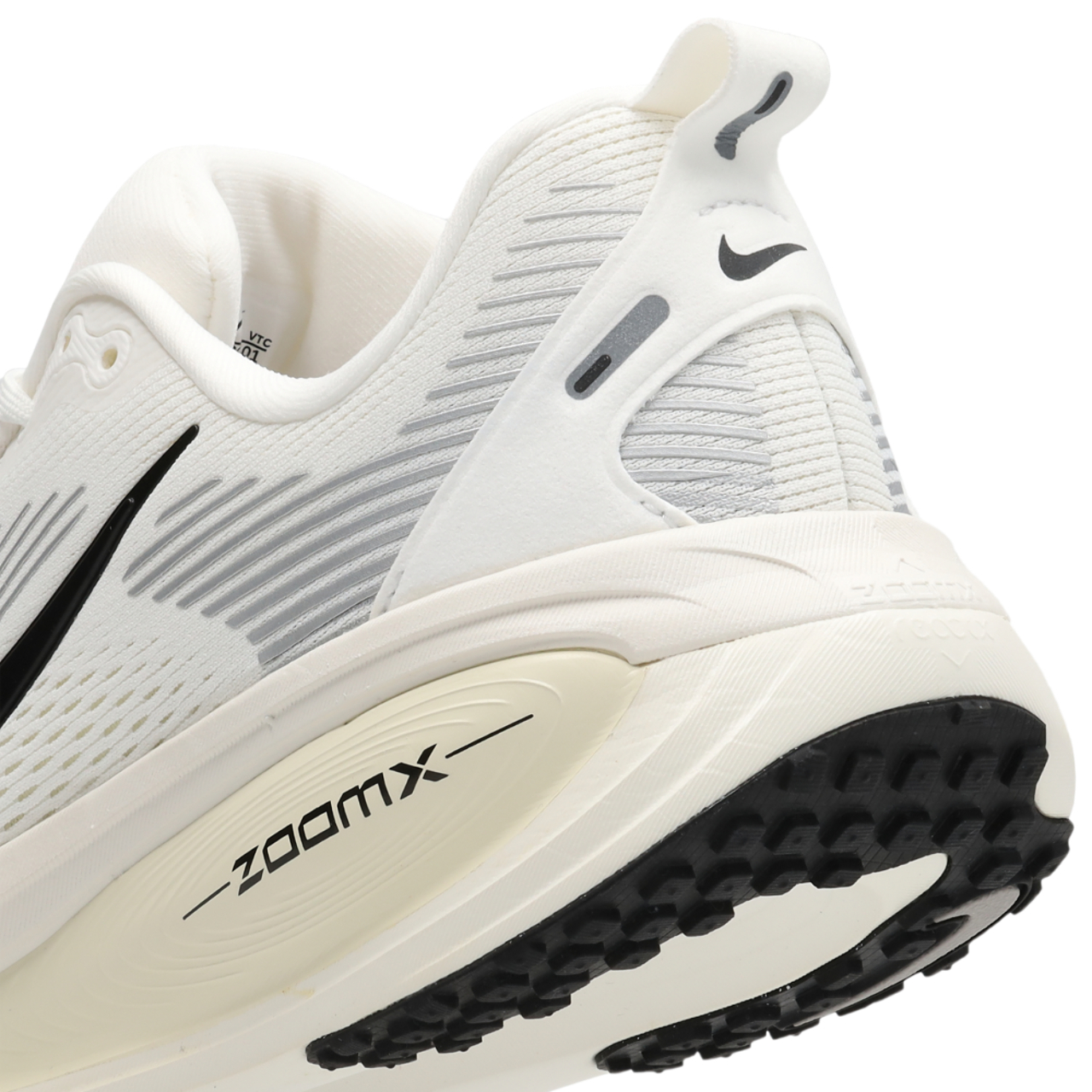 Nike Zoom Vomero 18 Image 7 of 8. Tap to open photo gallery.