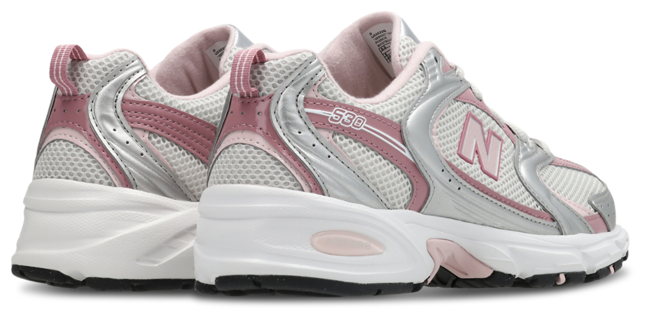 New Balance 530 Image 3 sur 8. Appuyez pour ouvrir la galerie de photos.