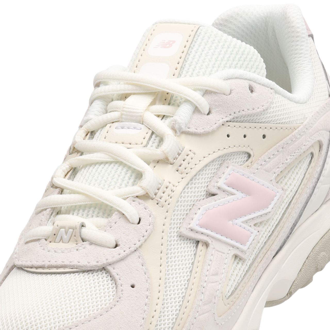 New Balance 204L Image 8 sur 8. Appuyez pour ouvrir la galerie de photos.