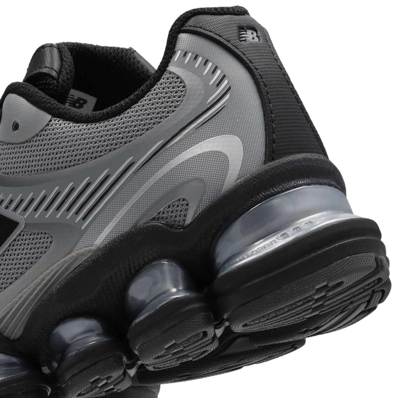 New Balance Abzorb 2000 Image 7 of 8. Tap to open photo gallery.