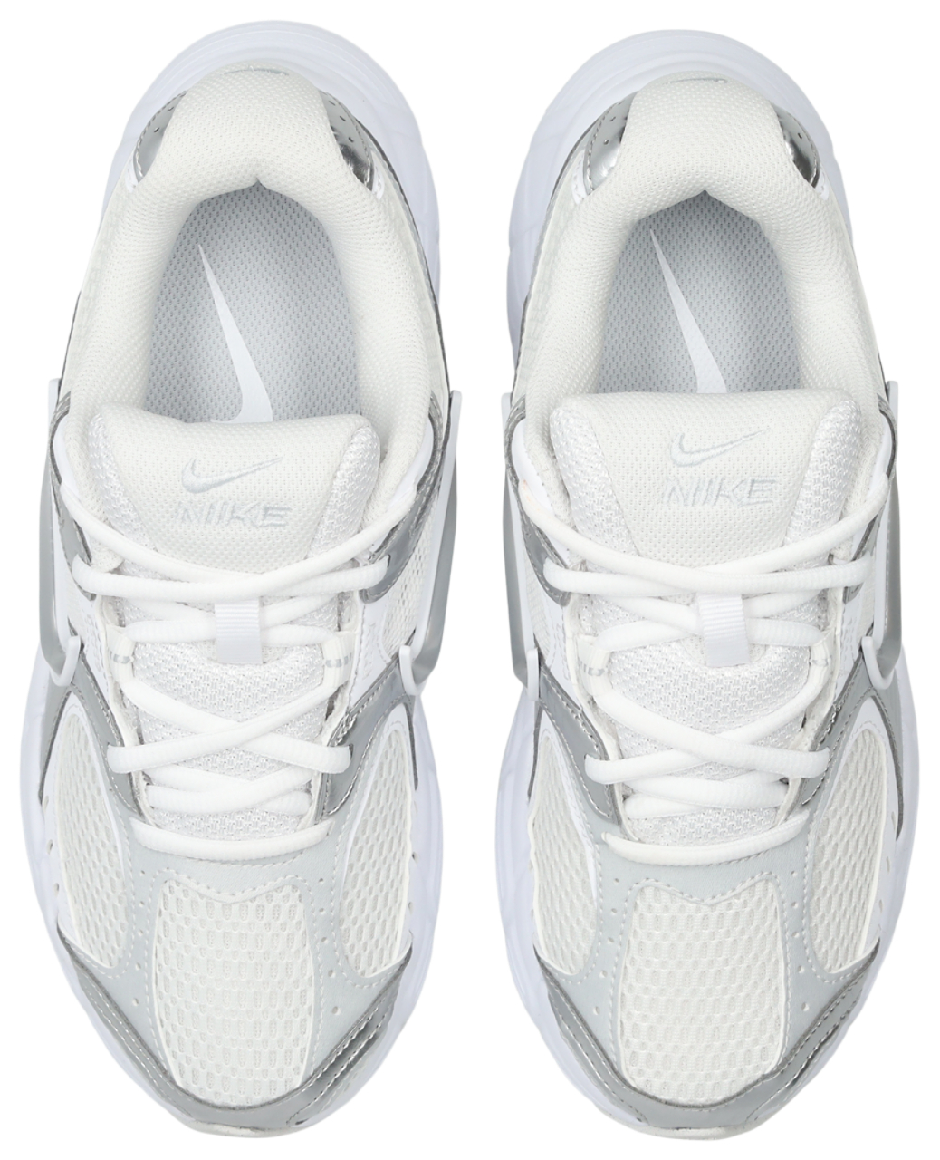 Nike V5 Rnr Image 5 of 8. Tap to open photo gallery.