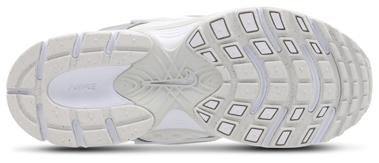 Nike V5 Rnr Image 6 of 8. Tap to open photo gallery.