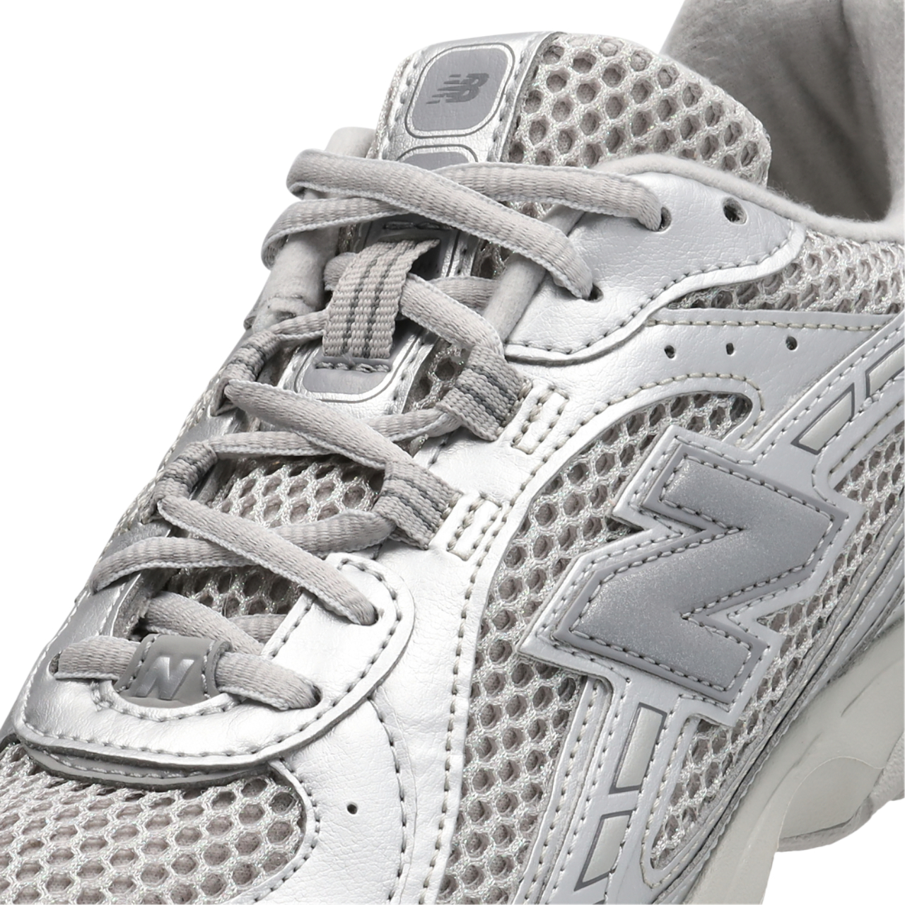 New Balance 204L Imagen 8 de 8. Toque para abrir la galería de fotos.