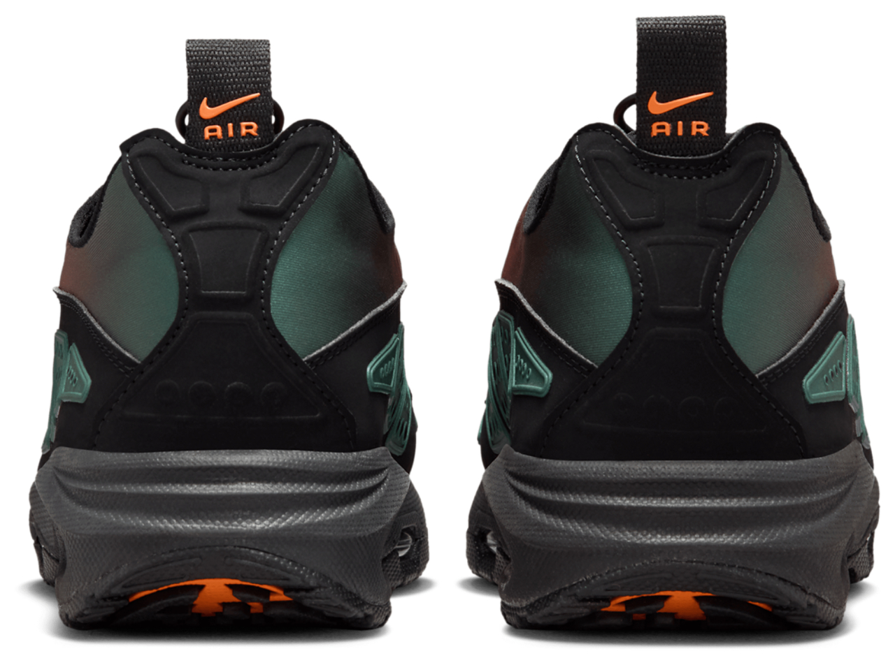 Nike Air Max Sndr Image 6 of 6. Tap to open photo gallery.