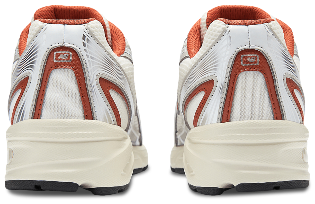New Balance 740 Image 3 sur 6. Appuyez pour ouvrir la galerie de photos.