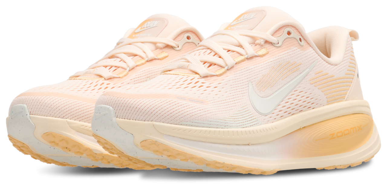Nike Zoom Vomero 18 Image 2 of 7. Tap to open photo gallery.