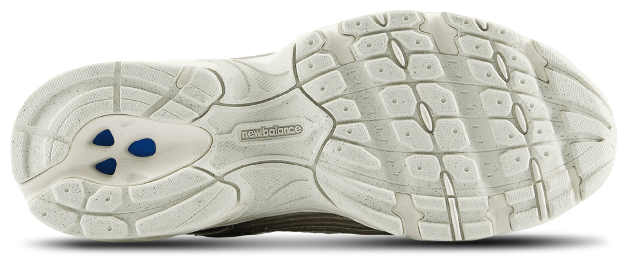 New Balance 530 Image 6 of 6. Tap to open photo gallery.