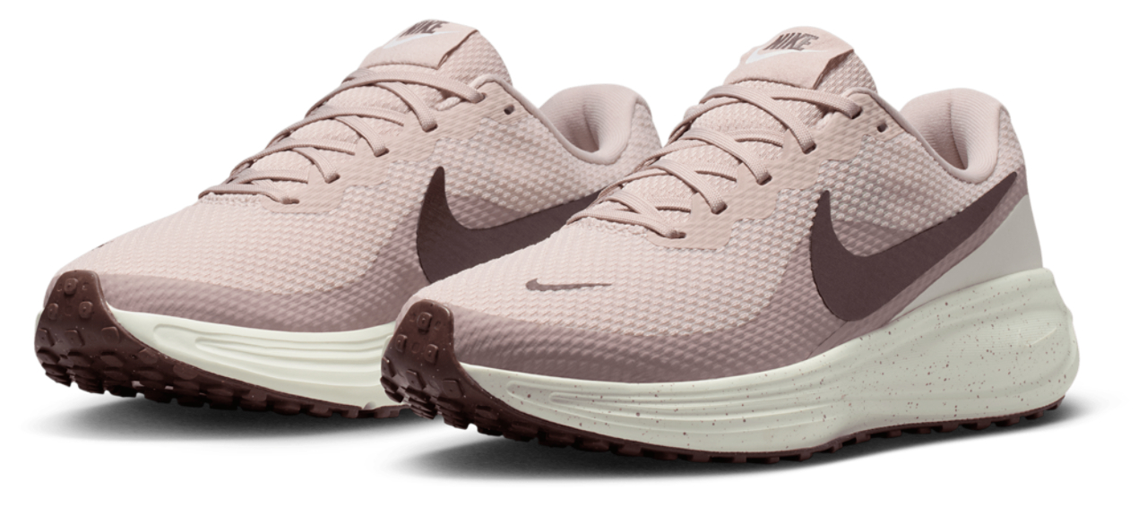 Nike Revolution 8 Se Image 2 of 6. Tap to open photo gallery.