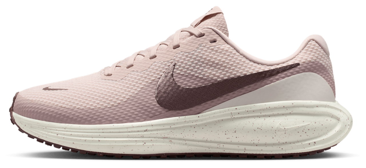 Nike Revolution 8 Se Image 3 of 6. Tap to open photo gallery.