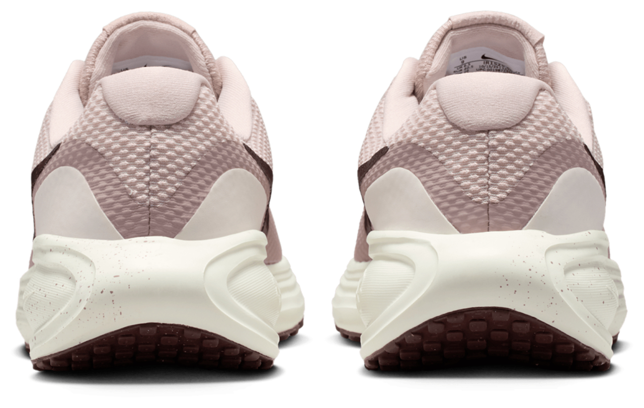 Nike Revolution 8 Se Image 6 of 6. Tap to open photo gallery.