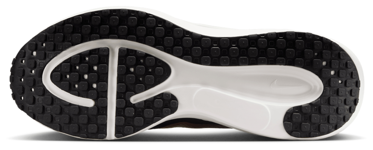 Nike Revolution 8 Image 5 of 6. Tap to open photo gallery.