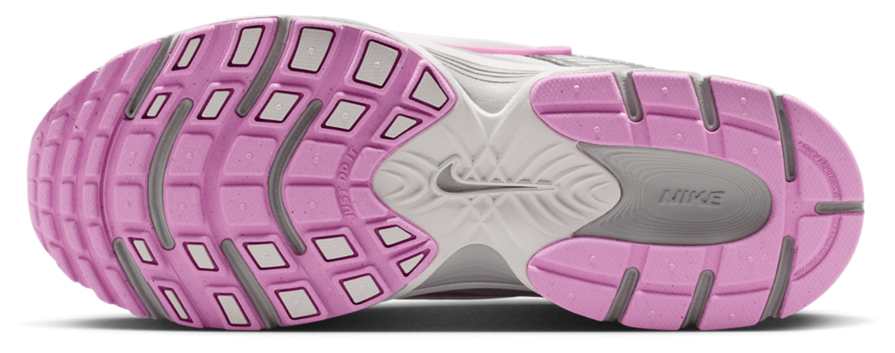 Nike V5 Rnr Image 5 of 6. Tap to open photo gallery.
