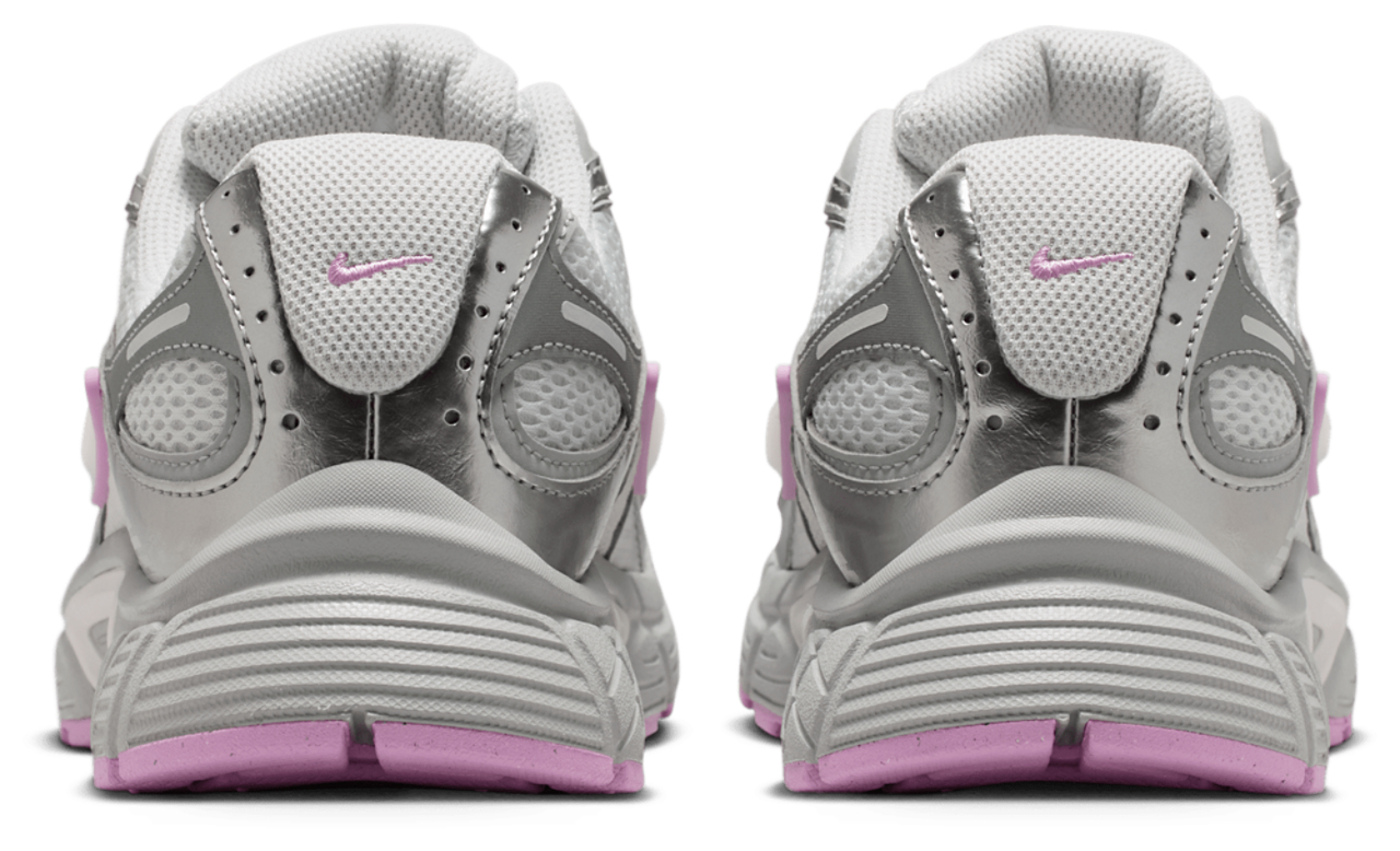 Nike V5 Rnr Image 6 of 6. Tap to open photo gallery.