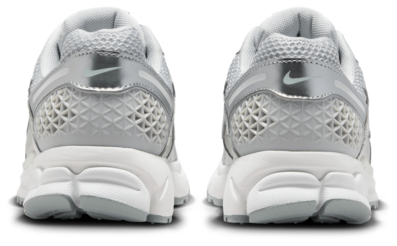Nike Zoom Vomero 5 Image 6 of 6. Tap to open photo gallery.