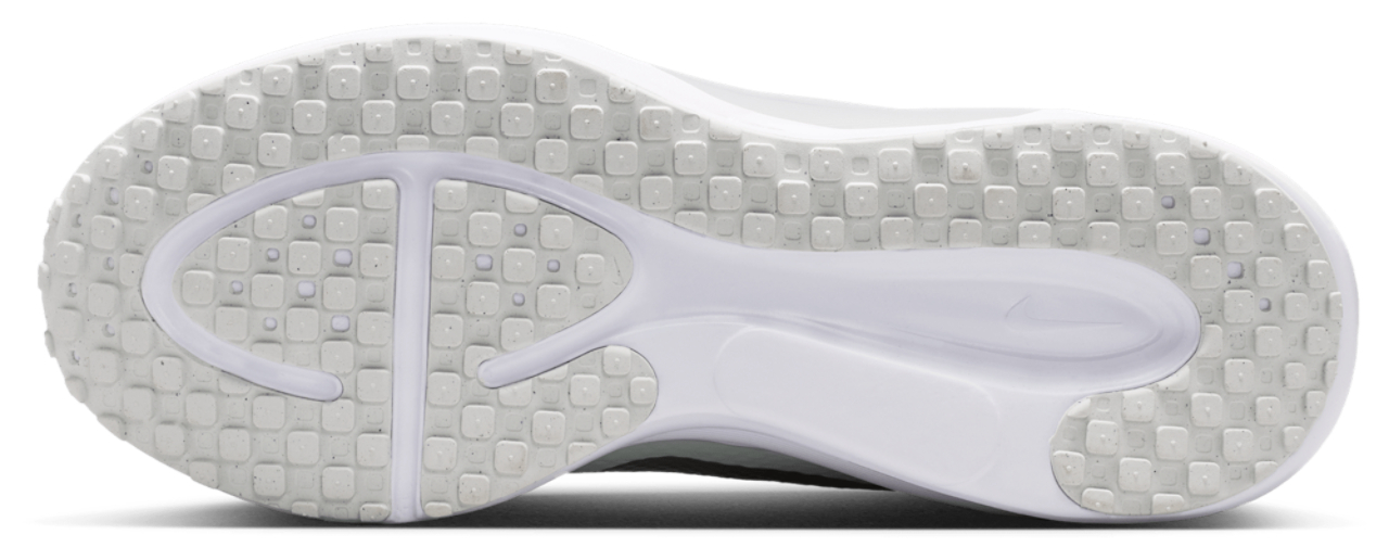 Nike Revolution 8 Image 5 of 6. Tap to open photo gallery.