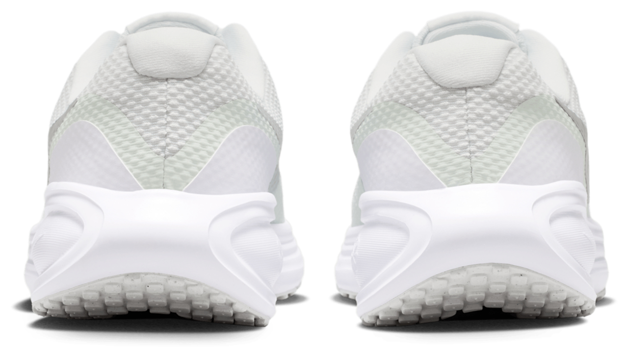 Nike Revolution 8 Image 6 of 6. Tap to open photo gallery.