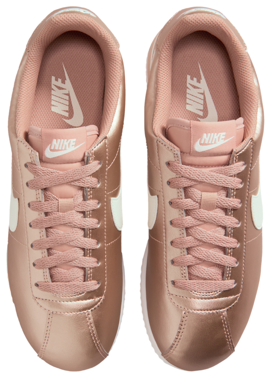 Nike Cortez Image 4 sur 6. Appuyez pour ouvrir la galerie de photos.