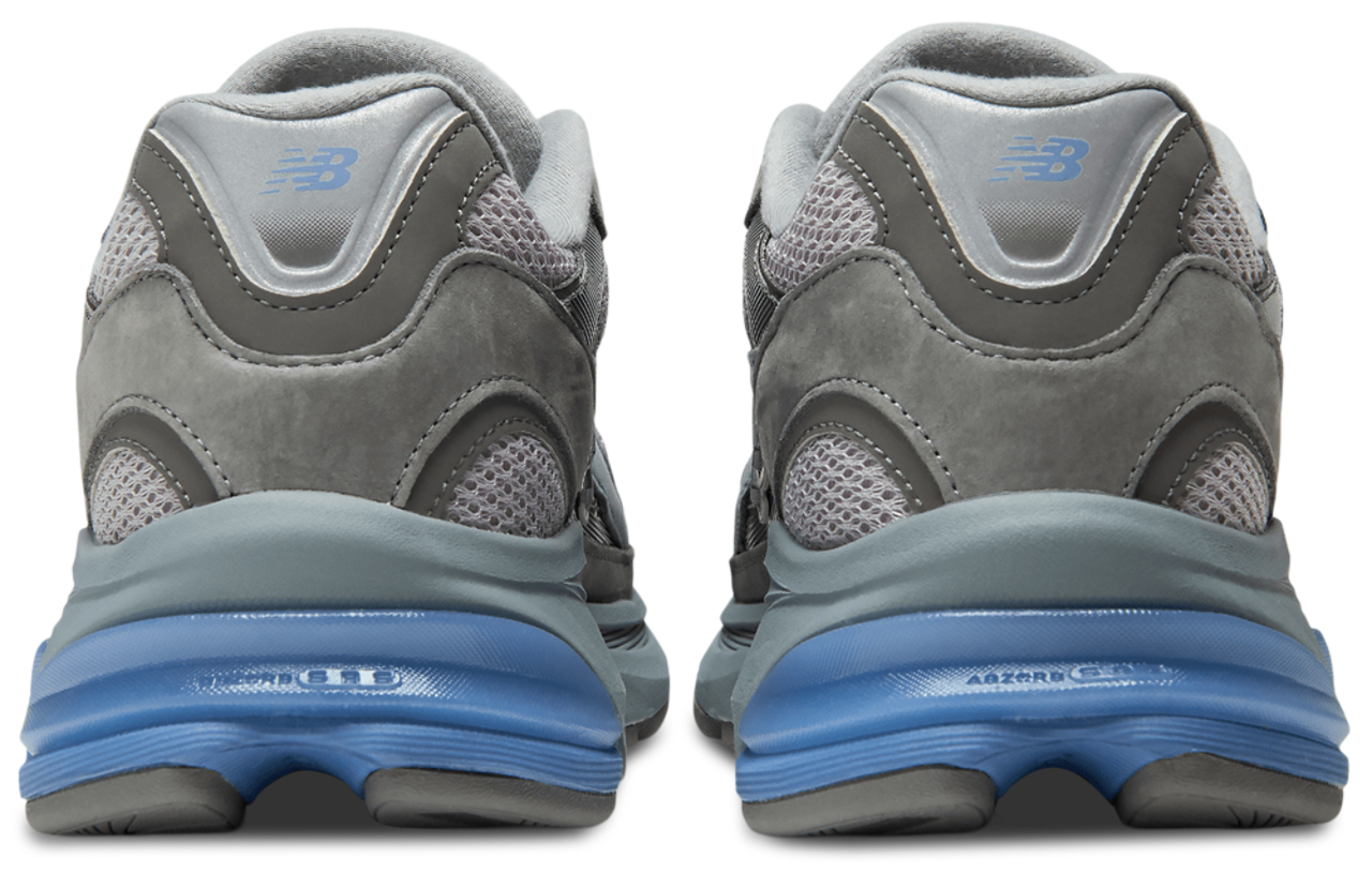 New Balance 2010 Image 4 of 6. Tap to open photo gallery.