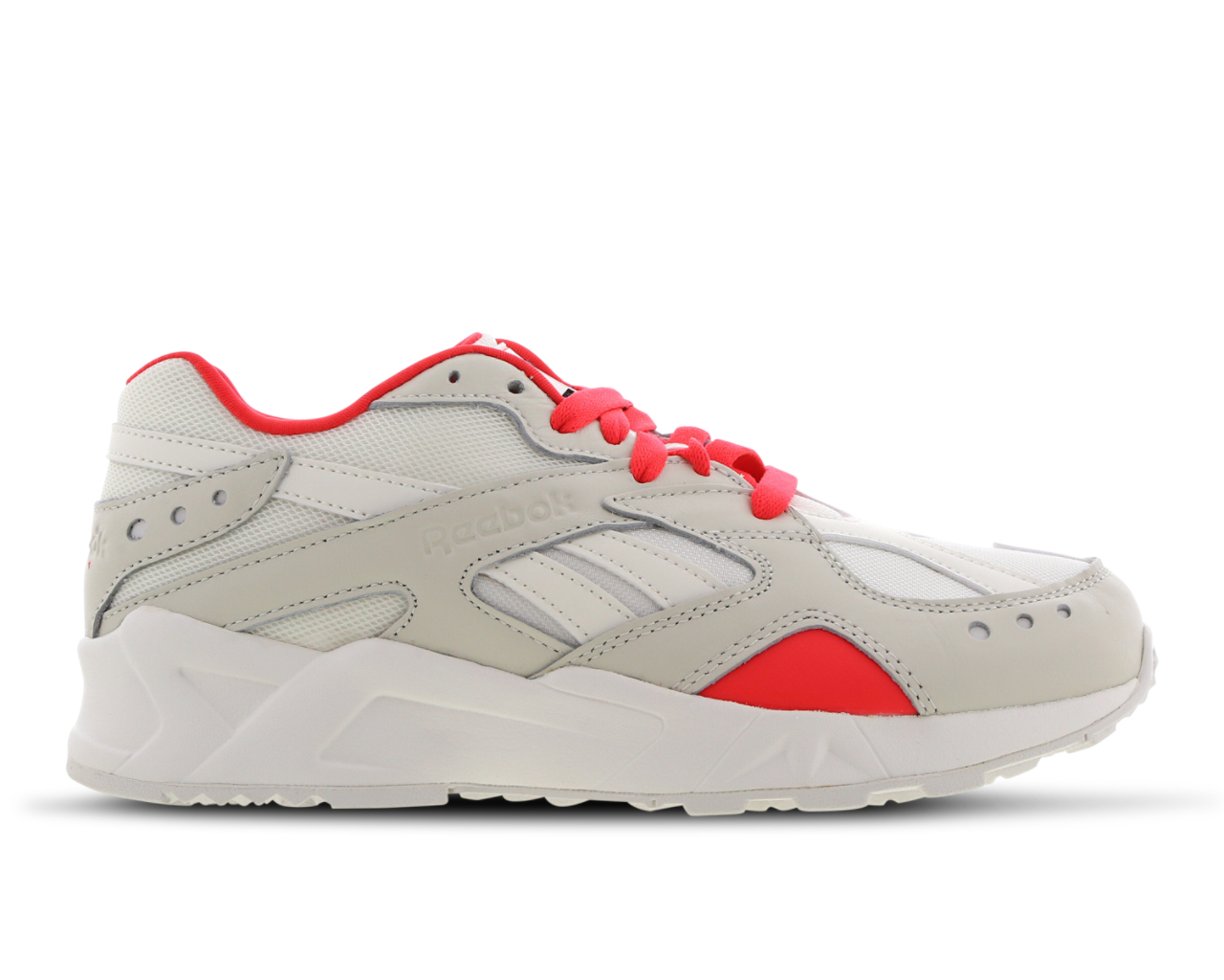 Reebok X Gigi Hadid Aztrek Imagen 1 de 6. Toque para abrir la galería de fotos.