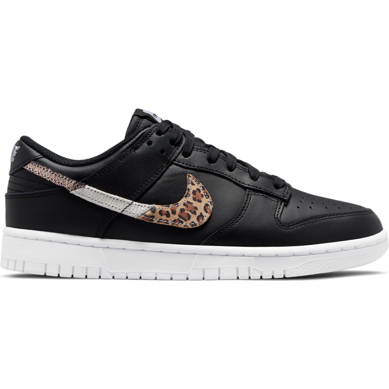 Nike Dunk Low Image 1 of 7. Tap to open photo gallery.