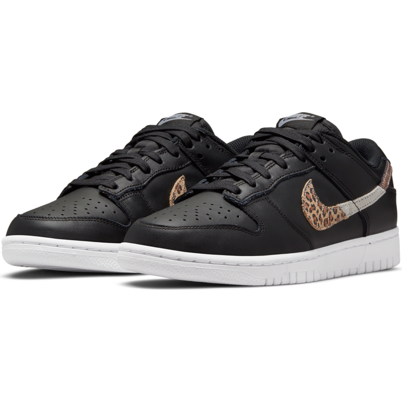 Nike Dunk Low Image 2 of 7. Tap to open photo gallery.