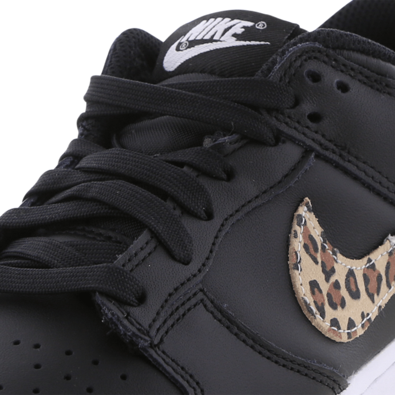 Nike Dunk Low Image 7 of 7. Tap to open photo gallery.