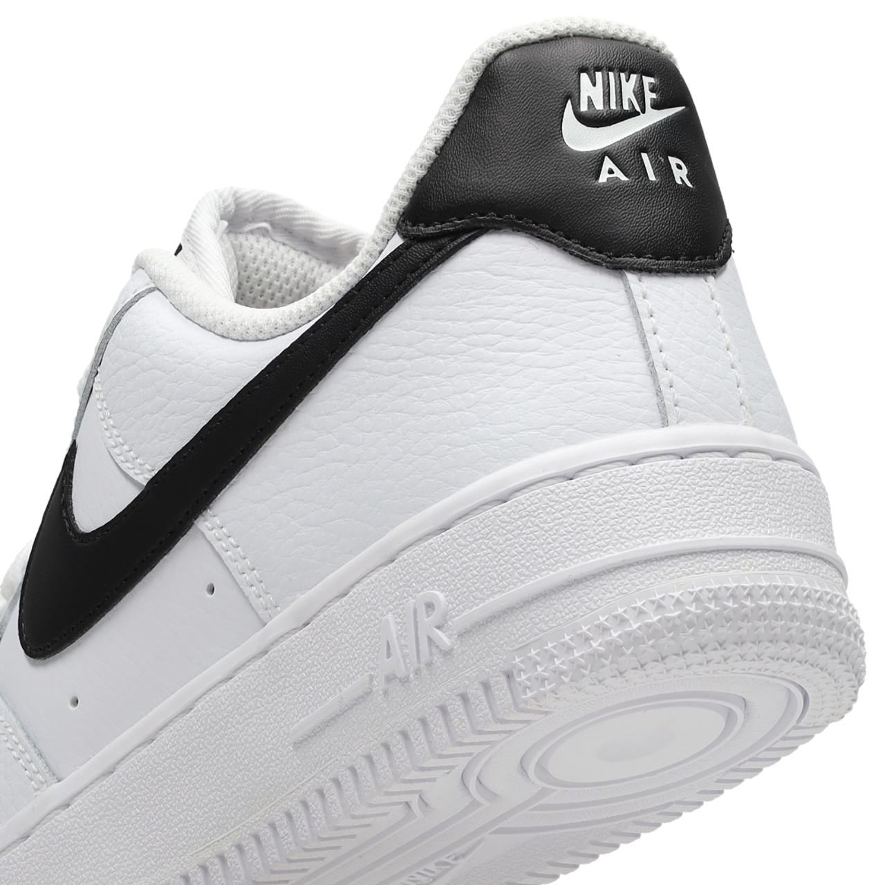 Nike Air Force 1 '07 Essential Afbeelding 7 van 7. Tik om de fotogalerij te openen..