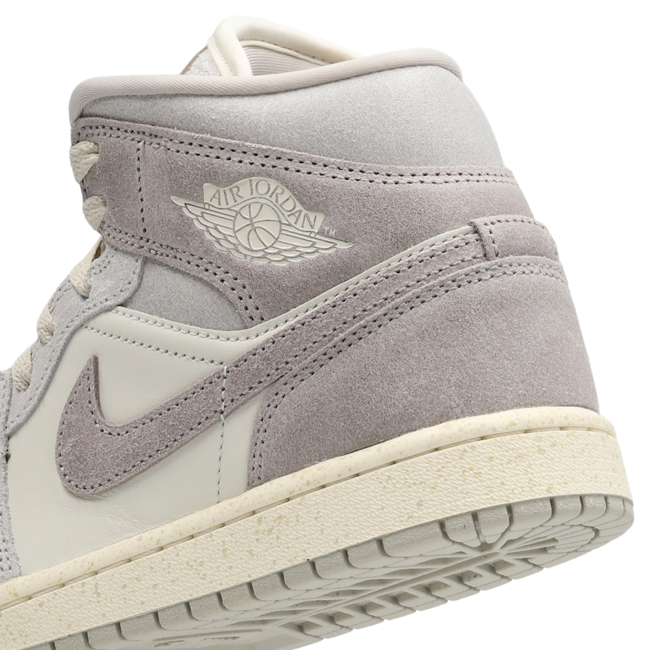 Jordan AJ1 Mid Image 7 sur 8. Appuyez pour ouvrir la galerie de photos.