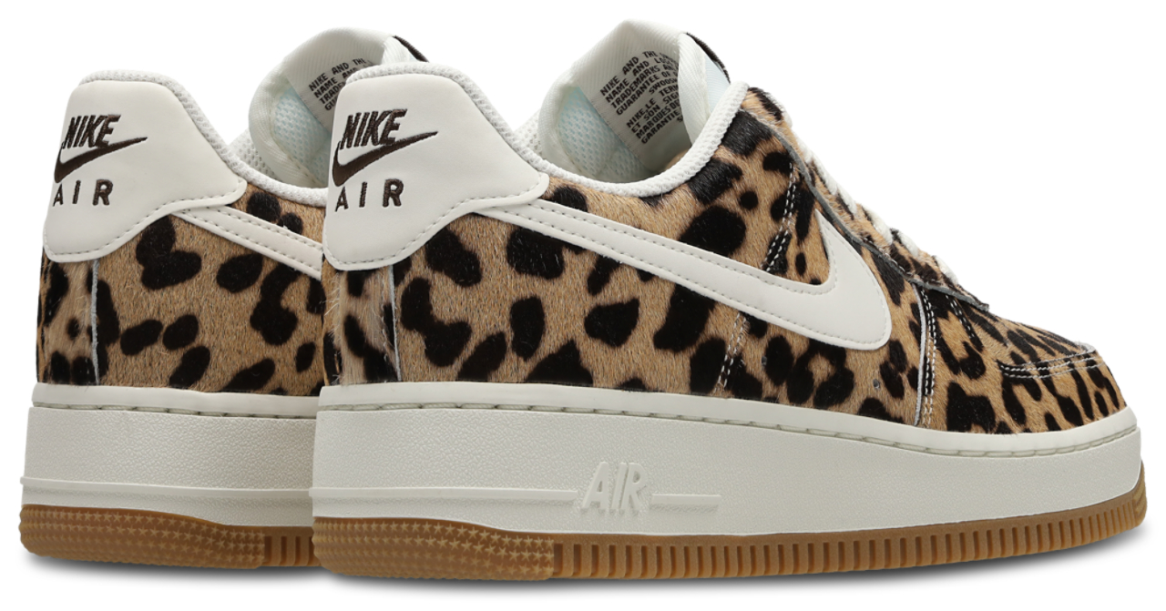 Nike Air Force 1 '07 Essential Bild 3 von 7. Antippen, um die Fotogalerie zu öffnen.