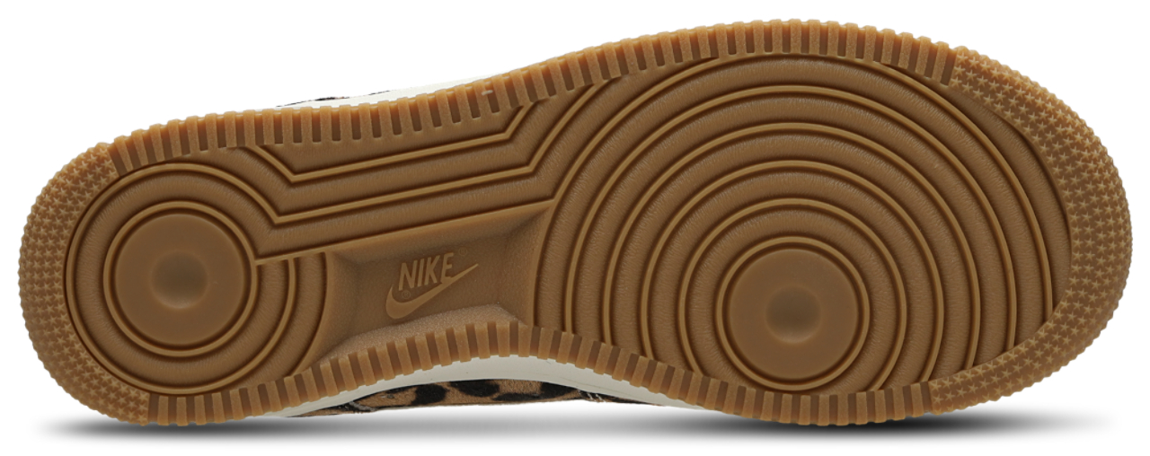 Nike Air Force 1 '07 Essential Bild 6 von 7. Antippen, um die Fotogalerie zu öffnen.