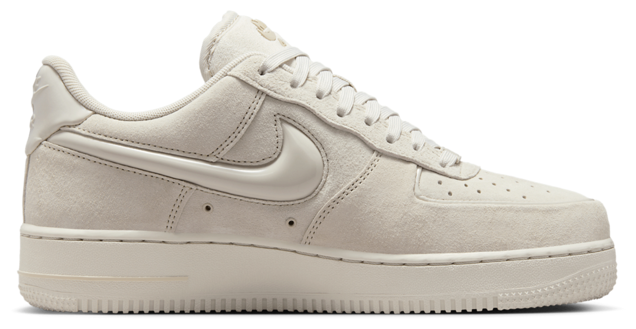 Nike Air Force 1 '07 Essential Immagine 1 di 6. Tocca per aprire la galleria fotografica.