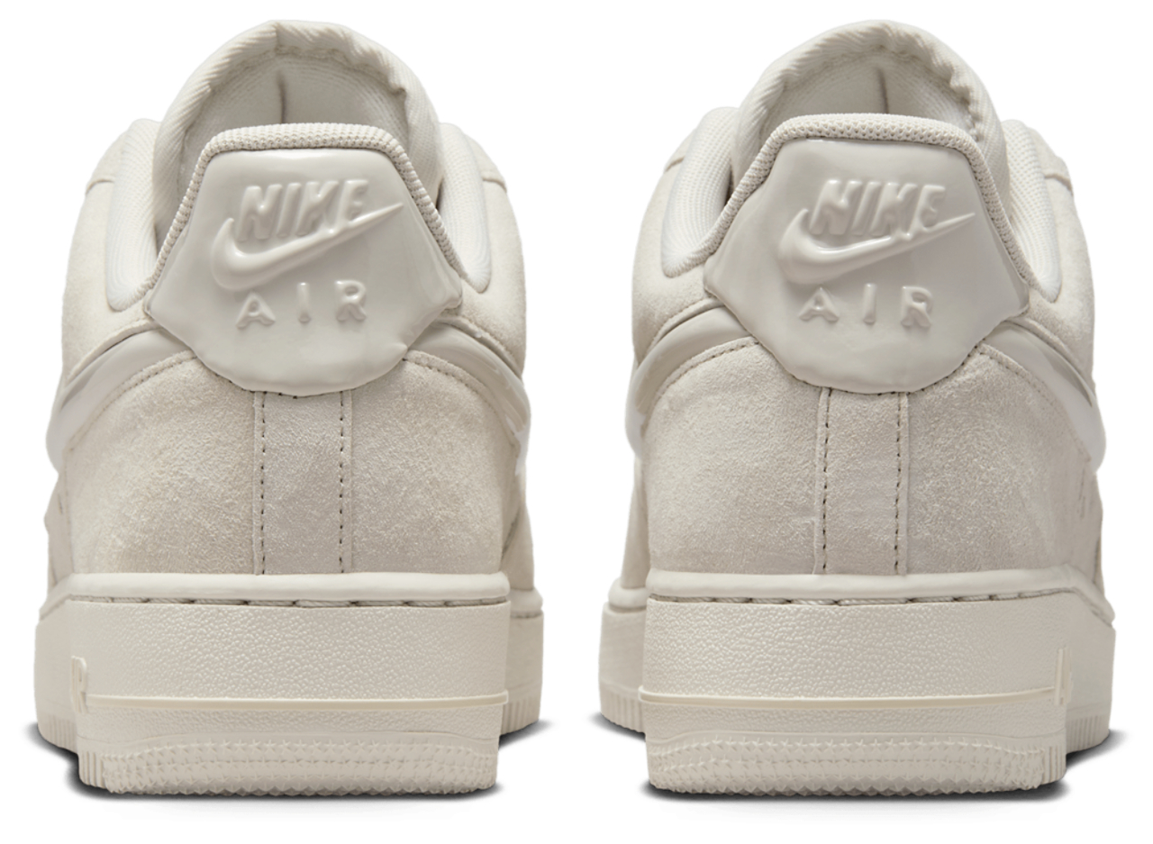 Nike Air Force 1 '07 Essential Immagine 2 di 6. Tocca per aprire la galleria fotografica.