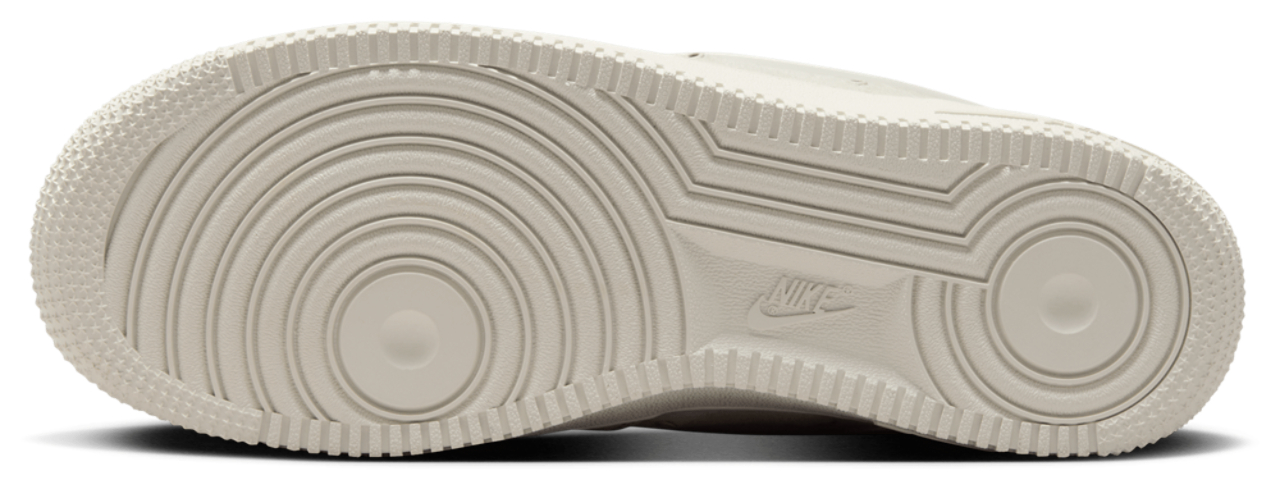 Nike Air Force 1 '07 Essential Immagine 5 di 6. Tocca per aprire la galleria fotografica.