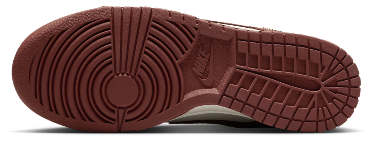 Nike Dunk Low Image 5 of 6. Tap to open photo gallery.