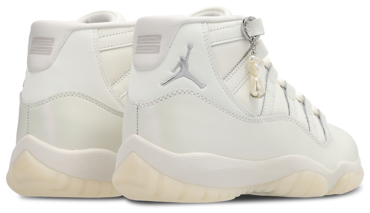 Jordan 11 Retro Image 4 of 8. Tap to open photo gallery.