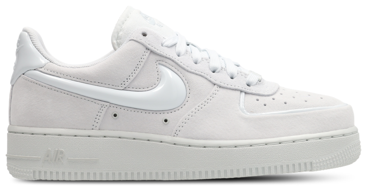 Nike Air Force 1 '07 Se Image 1 of 8. Tap to open photo gallery.