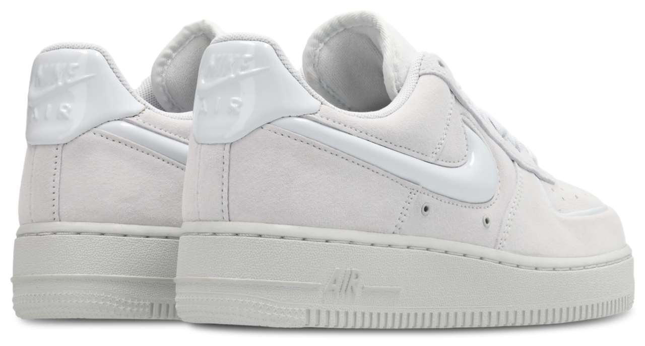 Nike Air Force 1 '07 Se Image 3 of 8. Tap to open photo gallery.