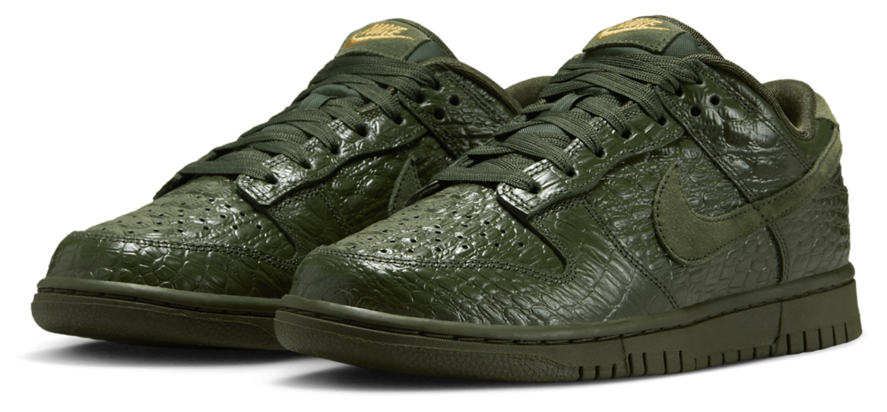 Nike Dunk Low Image 2 of 6. Tap to open photo gallery.