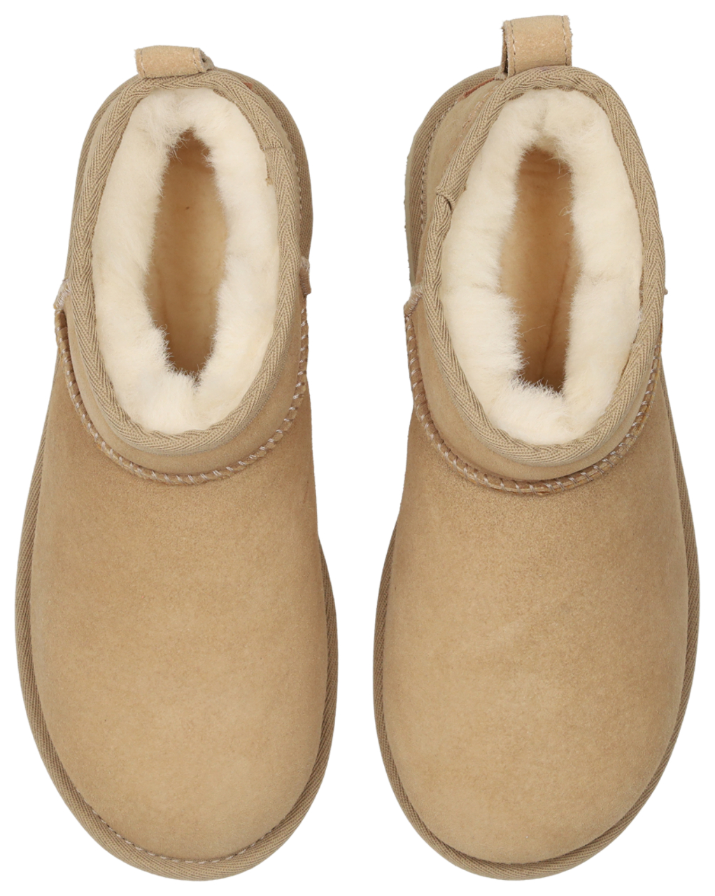 UGG Classic Ultra Mini Afbeelding 5 van 7. Tik om de fotogalerij te openen..