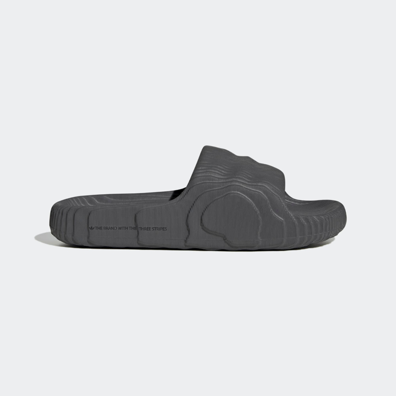 adidas Island Club Adilette 22 Image 1 sur 6. Appuyez pour ouvrir la galerie de photos.