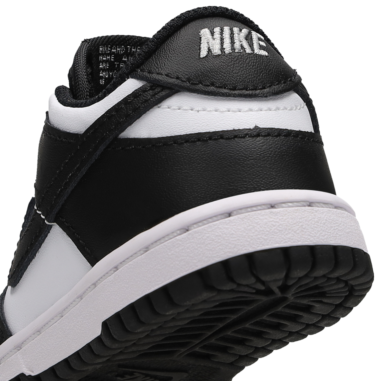 Nike Dunk Low Image 7 of 7. Tap to open photo gallery.