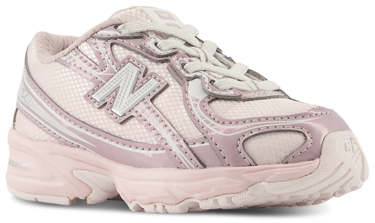 New Balance 740 Imagen 2 de 5. Toque para abrir la galería de fotos.