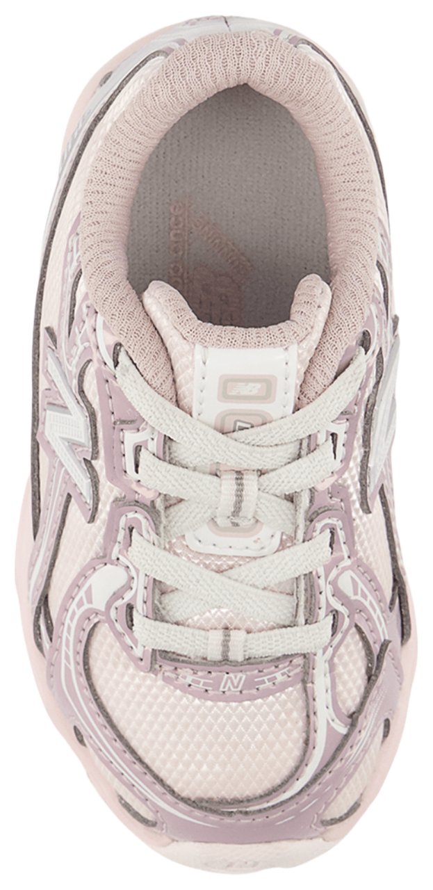 New Balance 740 Imagen 4 de 5. Toque para abrir la galería de fotos.