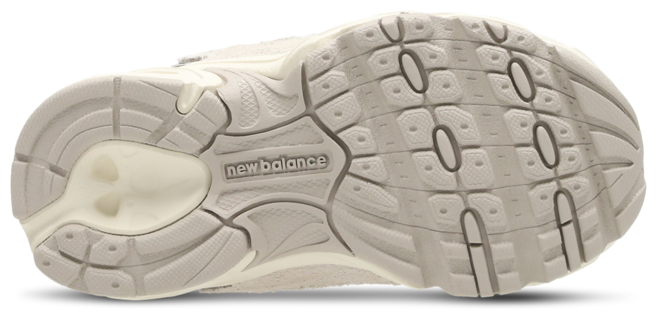 New Balance 530 Image 6 sur 7. Appuyez pour ouvrir la galerie de photos.