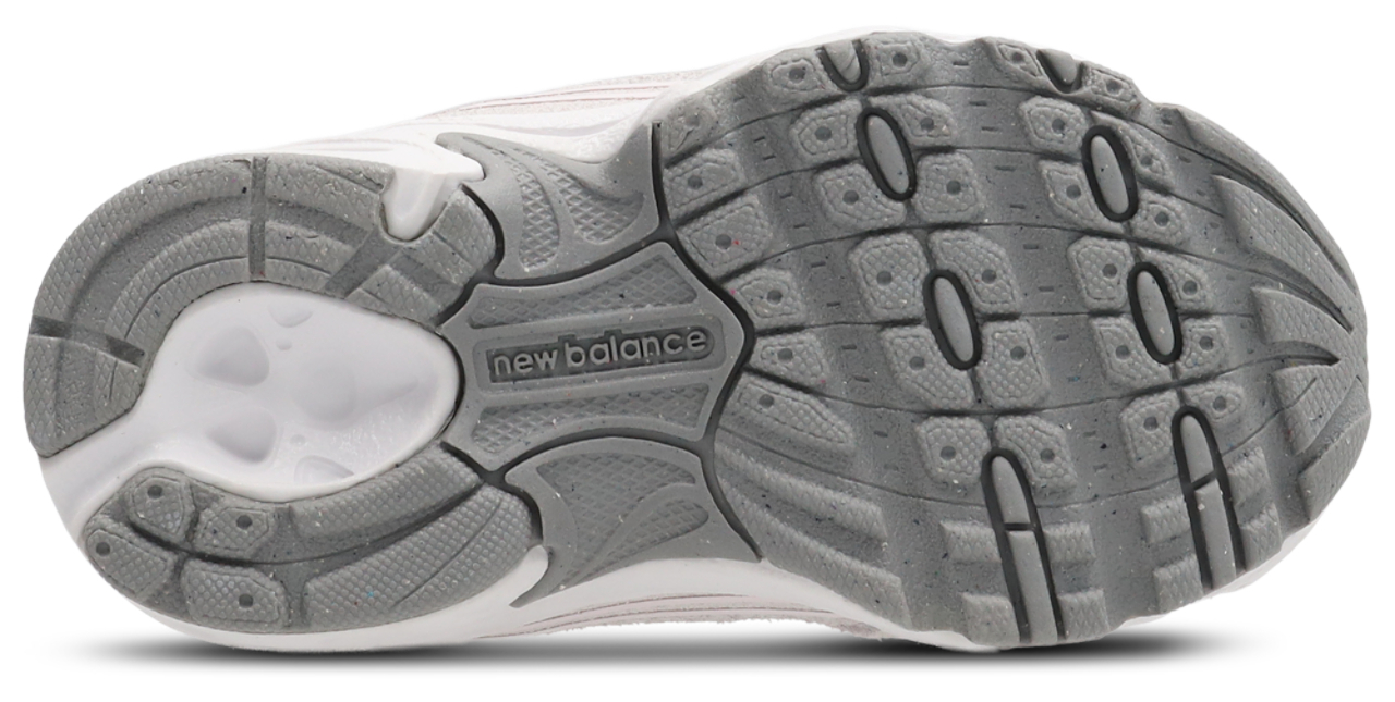 New Balance 530 Image 6 sur 7. Appuyez pour ouvrir la galerie de photos.