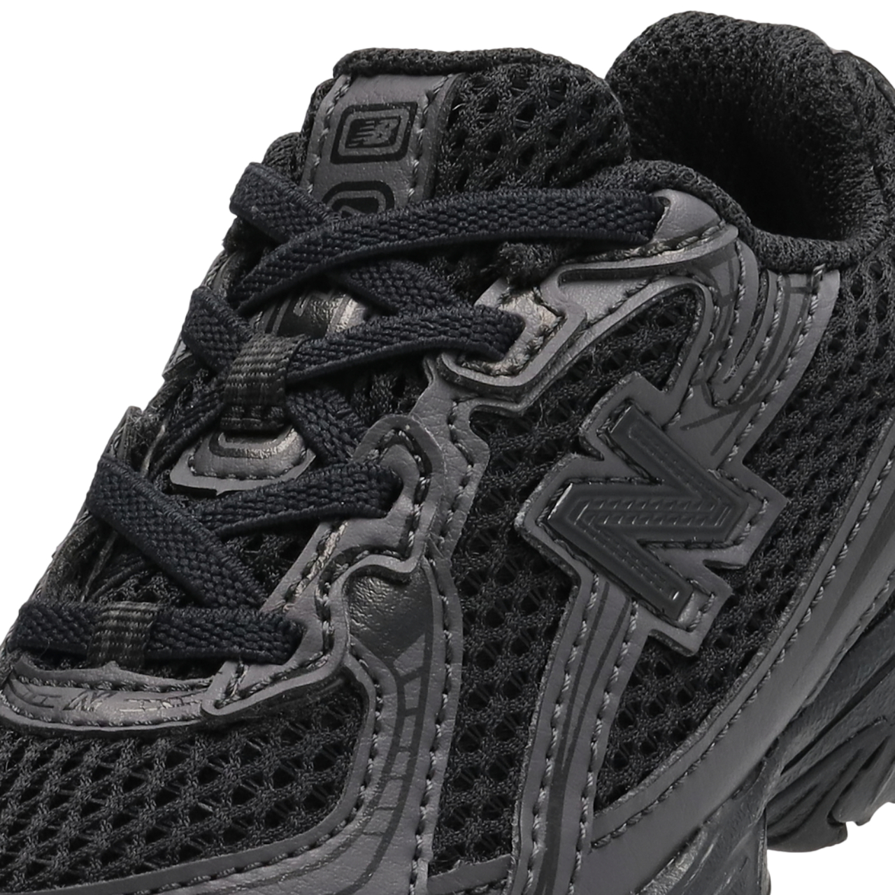 New Balance 740 Image 7 sur 7. Appuyez pour ouvrir la galerie de photos.