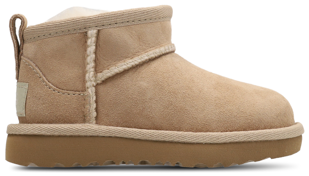 UGG Classic Ultra Mini Bild 1 von 7. Antippen, um die Fotogalerie zu öffnen.